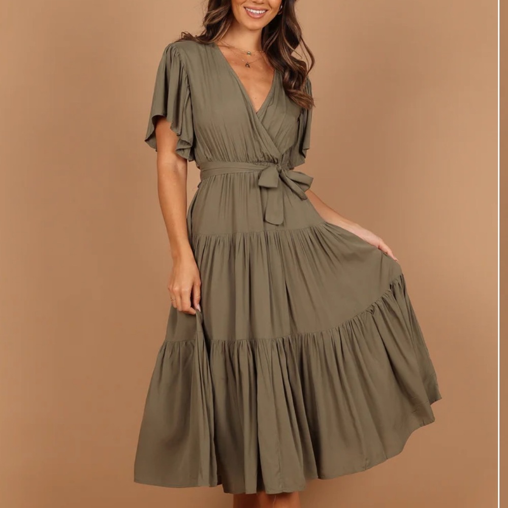 Dress from petal and pup, excellent condition, only worn once, size XS